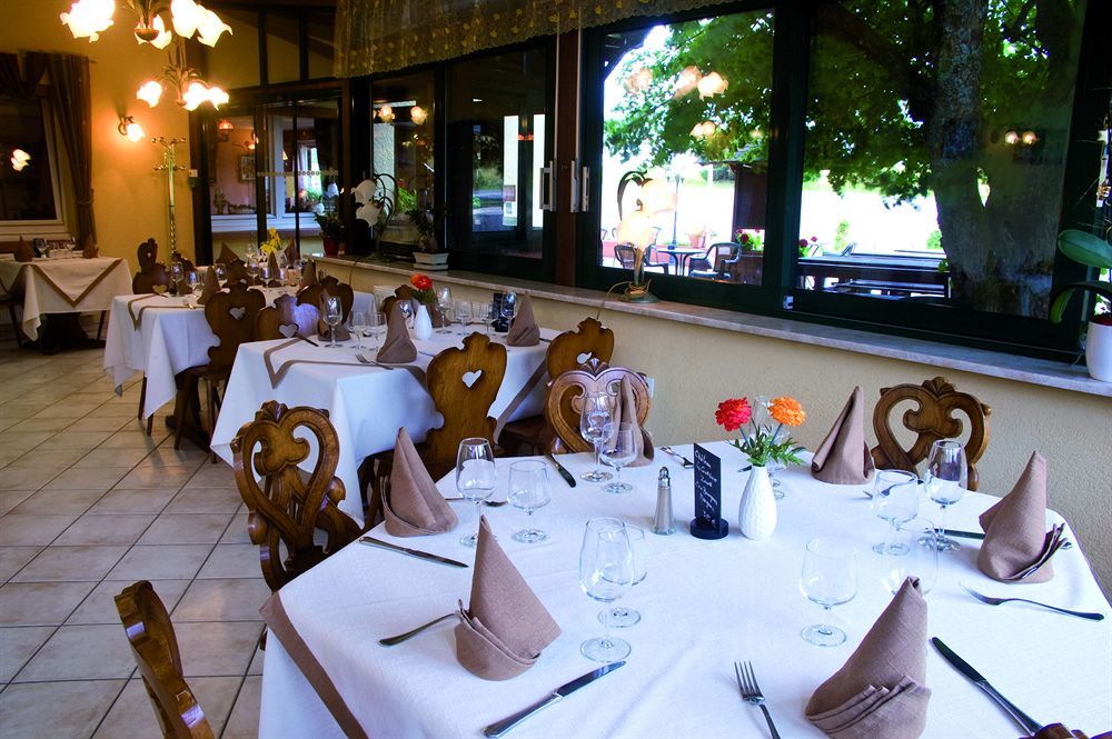 Hotel Restaurant Le Velleda Grandfontaine  Exterior photo